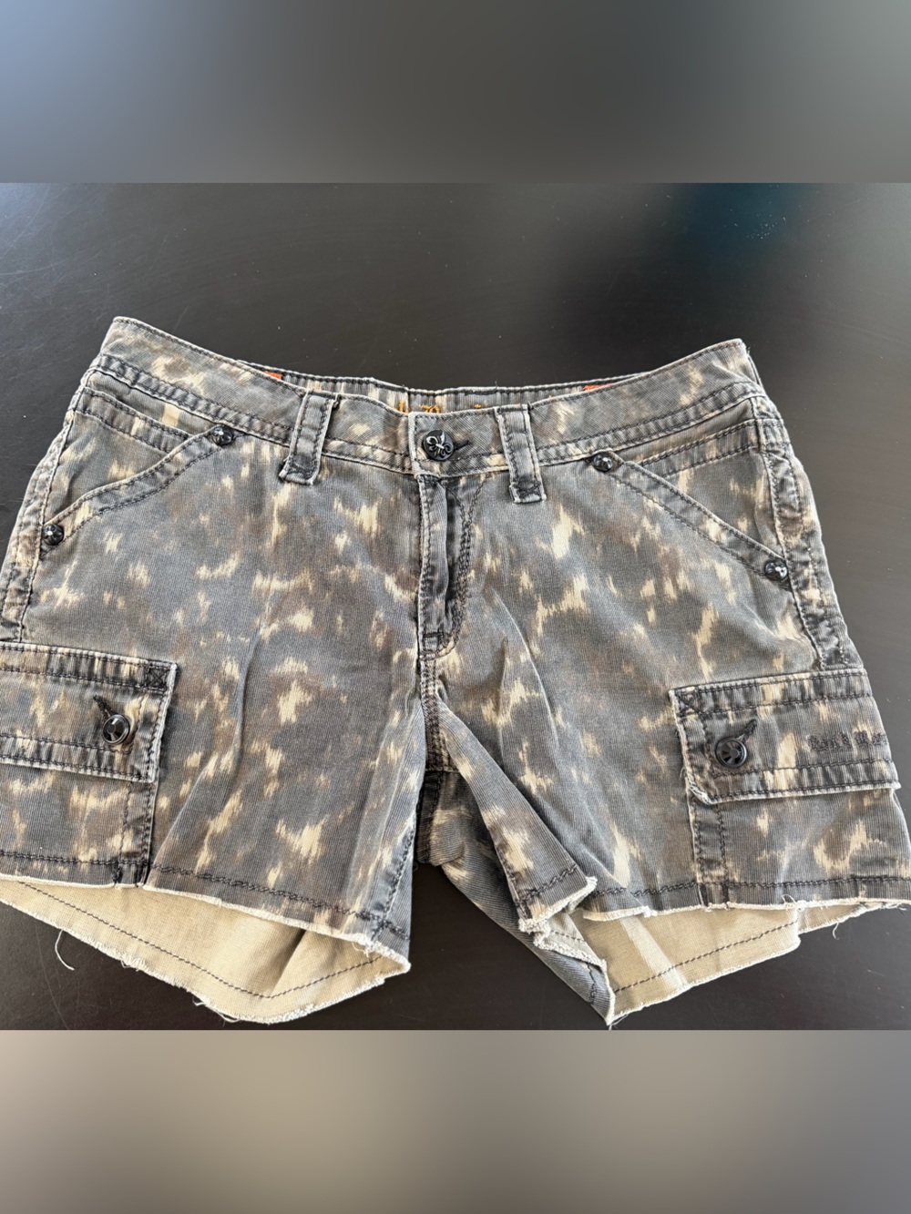 Women’s sz 31 Rock Revival Camouflage Shorts